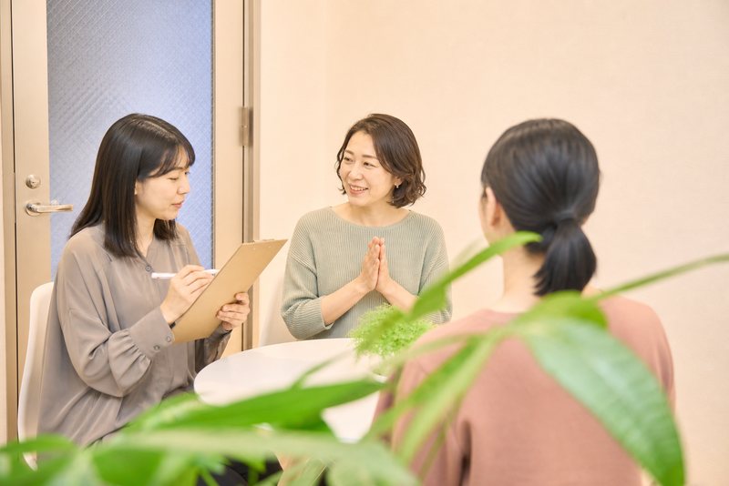 モネリスワークスで利用開始について話す様子